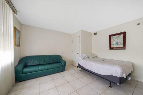 1200 Saint Charles Place #509, Pembroke Pines FL - photo 9 of 34