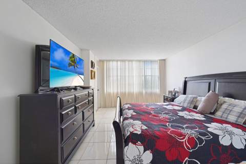 1200 Saint Charles Place #509, Pembroke Pines FL - photo 22 of 34