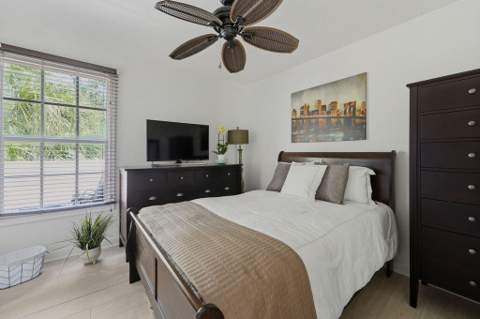 8074 Murano Circle, Palm Beach Gardens FL - photo 16 of 58