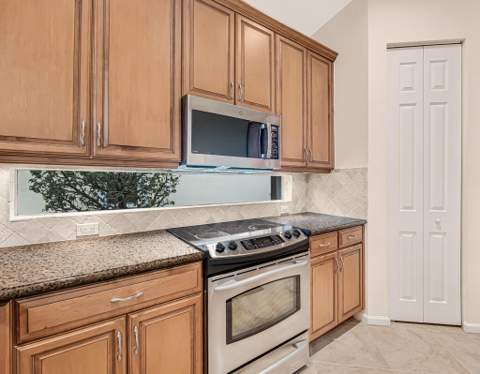 7911 Ferndale Bend Drive, Lake Worth FL - photo 18 of 71