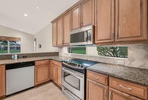 7911 Ferndale Bend Drive, Lake Worth FL - photo 19 of 71