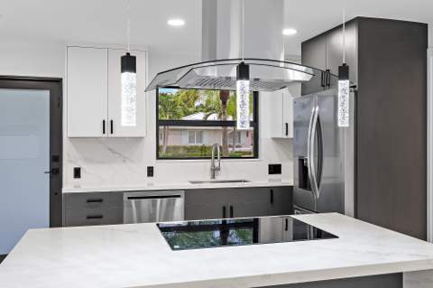 360 Saturn Avenue, Tequesta FL - photo 6 of 39
