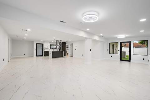 360 Saturn Avenue, Tequesta FL - photo 10 of 39