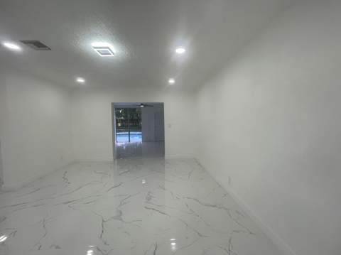 3290 NW 39th Street, Lauderdale Lakes FL - photo 6 of 13