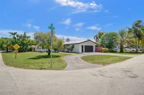 4017 NE 18th Avenue, Oakland Park FL - photo 24 of 26
