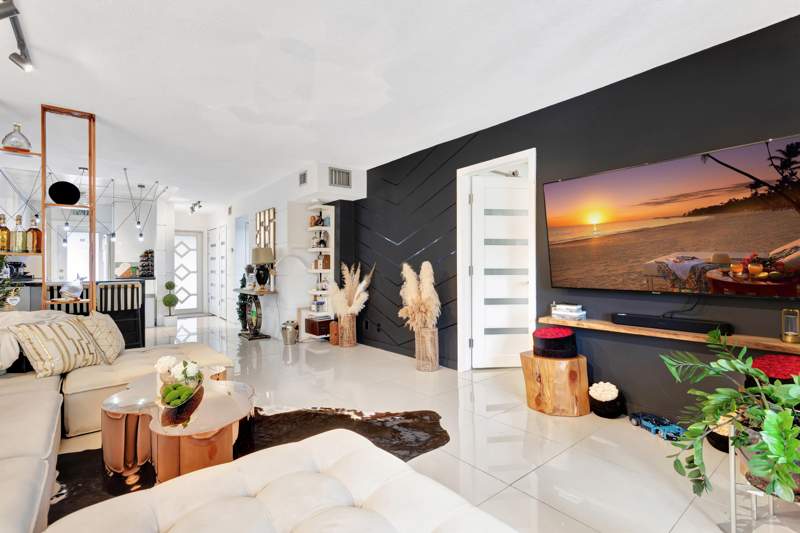 2 bedroom Condominium at 400 SE 10th Street #302, Deerfield Beach Gardens Condo, Deerfield Beach — photo 4