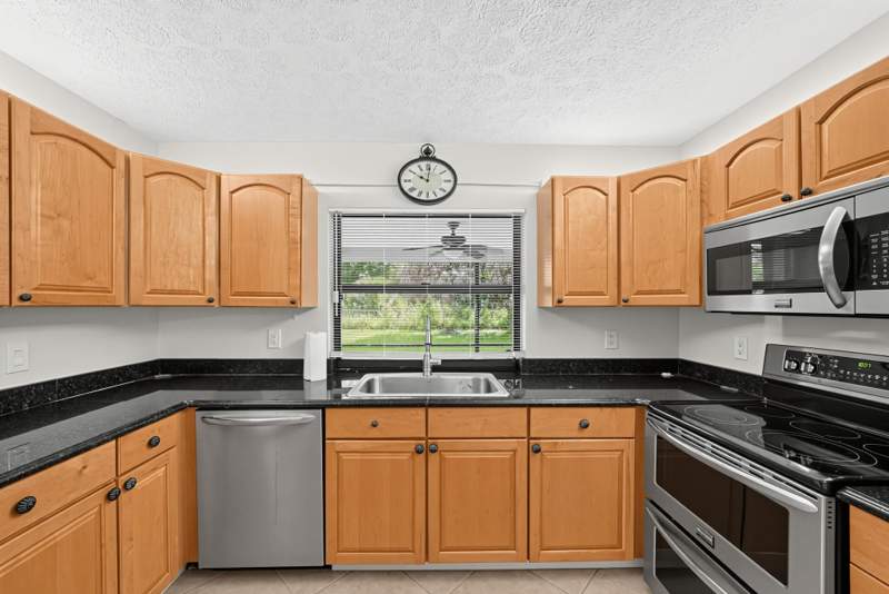 3 bedroom Single Family Residence at 3951 SW Cheribon Street, Port St Lucie Section 19, Port St. Lucie — photo 4