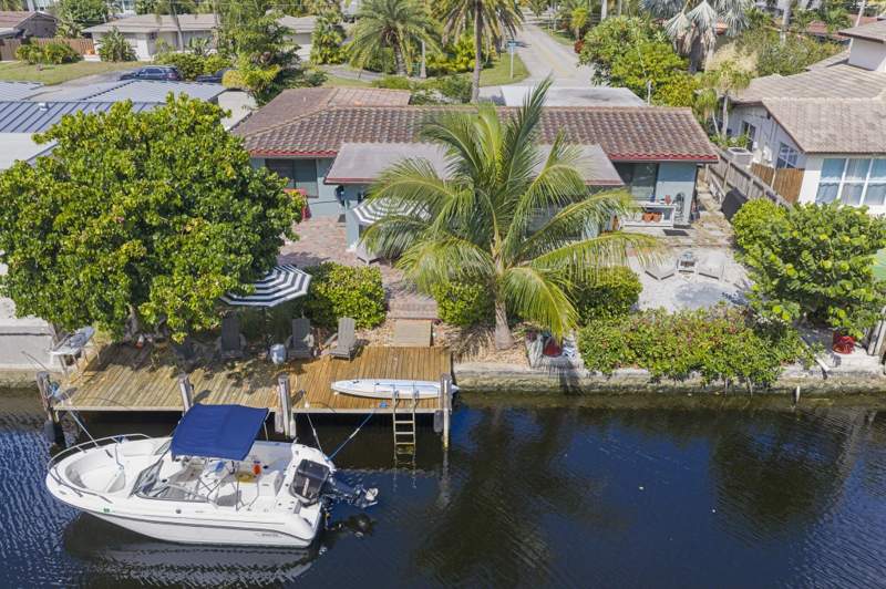 3 bedroom Single Family Residence at 2332 NE 17th Terrace, Middle River Manor, Wilton Manors — photo 3