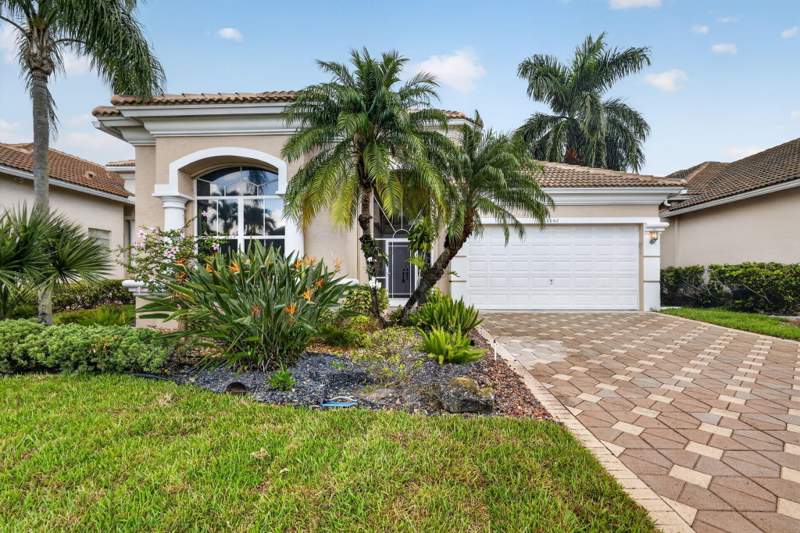 3 bedroom Single Family Residence at 6842 Fairway Lakes Drive, Aberdeen 25, Boynton Beach — photo 2