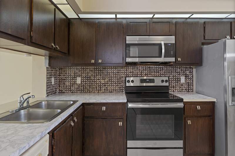 2 bedroom Condominium at 112 Lake Emerald Drive #209, Lake Emerald Condominium No, Oakland Park — photo 3