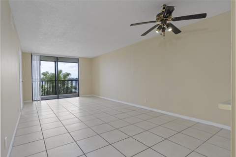 112 Lake Emerald Drive #209, Oakland Park FL - photo 7 of 32