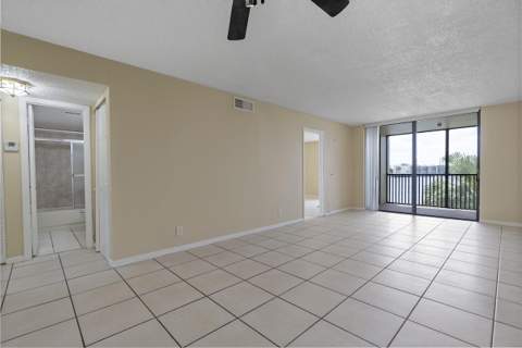 112 Lake Emerald Drive #209, Oakland Park FL - photo 8 of 32