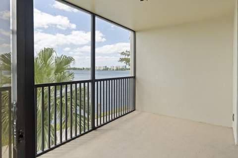 112 Lake Emerald Drive #209, Oakland Park FL - photo 14 of 32