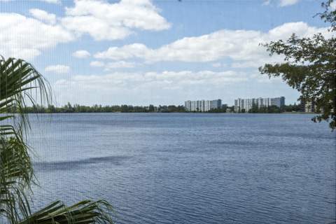 112 Lake Emerald Drive #209, Oakland Park FL - photo 16 of 32