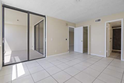 112 Lake Emerald Drive #209, Oakland Park FL - photo 17 of 32