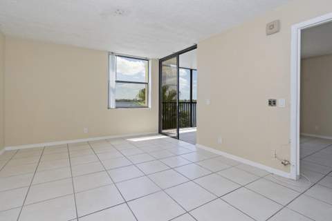 112 Lake Emerald Drive #209, Oakland Park FL - photo 19 of 32