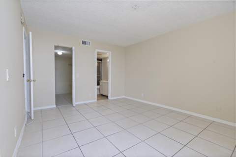 112 Lake Emerald Drive #209, Oakland Park FL - photo 20 of 32