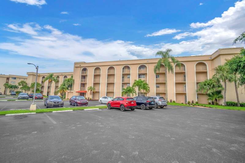 2 bedroom Condominium at 3231 Holiday Springs Boulevard #306, Holiday Springs Village 6 Condo, Margate — photo 2