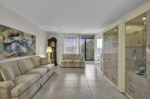 3231 Holiday Springs Boulevard #306, Margate FL - photo 11 of 27