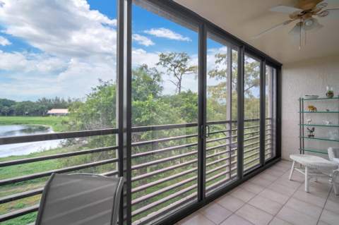 3231 Holiday Springs Boulevard #306, Margate FL - photo 21 of 27