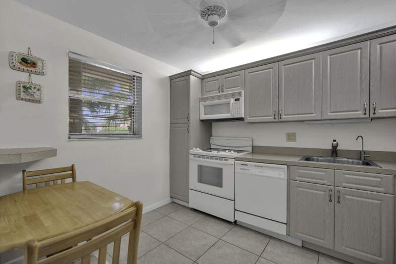 2 bedroom Condominium at 3231 Holiday Springs Boulevard #306, Holiday Springs Village 6 Condo, Margate — photo 4