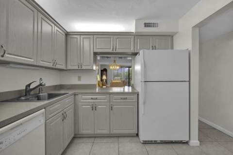 3231 Holiday Springs Boulevard #306, Margate FL - photo 6 of 27