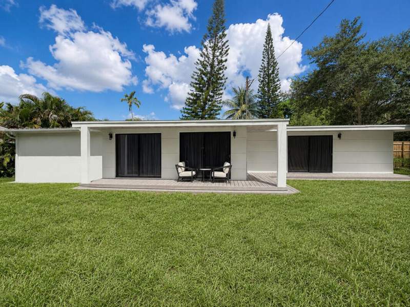 3 bedroom Single Family Residence at 4919 SW 28th Avenue, Seminole Park, Fort Lauderdale — photo 3
