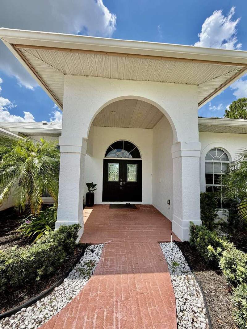 4 bedroom Single Family Residence at 120 Saratoga Boulevard, Saratoga At Royal Palm 1, Royal Palm Beach — photo 2