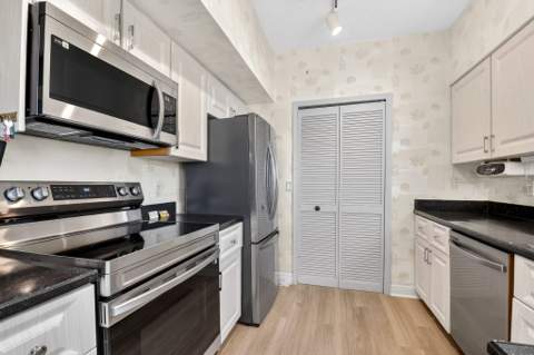 8065 Aberdeen Drive #101, Boynton Beach FL - photo 14 of 71