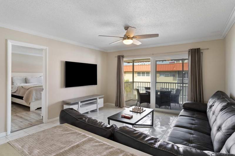 2 bedroom Stock Cooperative at 2097 S Ocean Drive #403, Riviera Apts South Inc, Hallandale Beach — photo 3