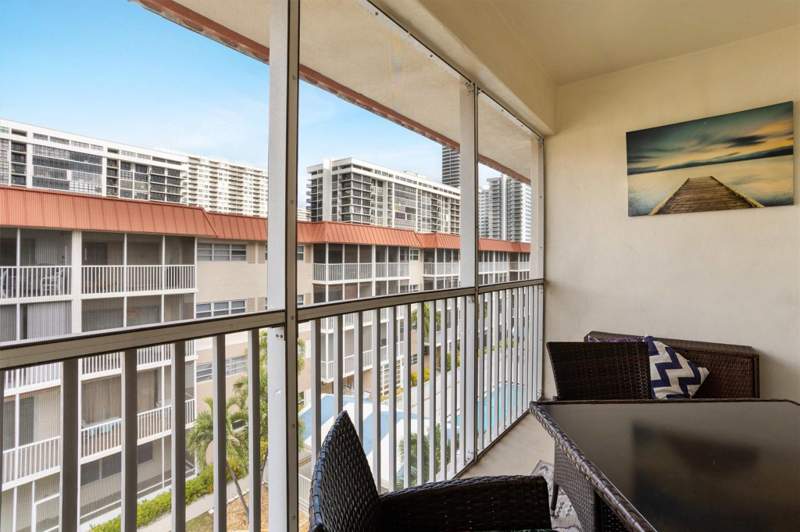 2 bedroom Stock Cooperative at 2097 S Ocean Drive #403, Riviera Apts South Inc, Hallandale Beach — photo 5