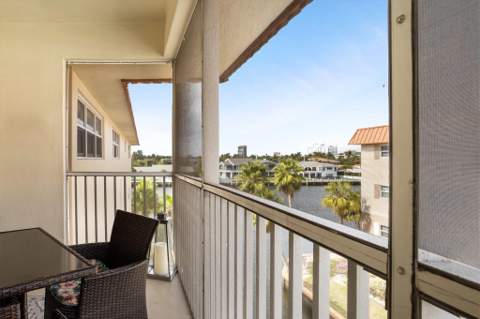 2097 S Ocean Drive #403, Hallandale Beach FL - photo 7 of 32