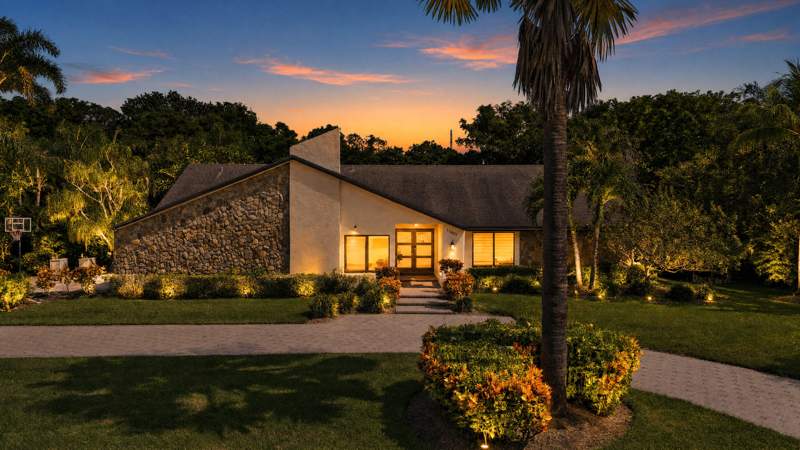 4 bedroom Single Family Residence at 11601 SW 21st Court, Fla Fruit Lands Co Sub No 1, Davie — photo 2