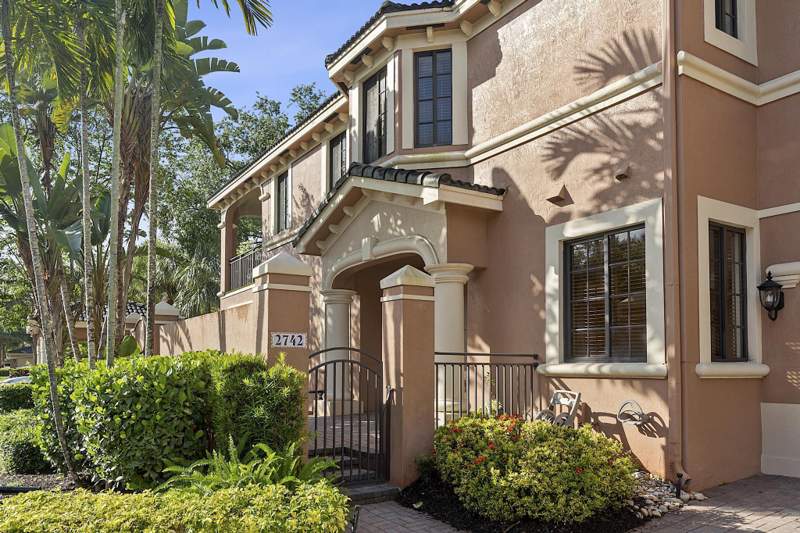 3 bedroom Condominium at 2742 Kinsington Circle, Legends At Weston Hills, Weston — photo 3