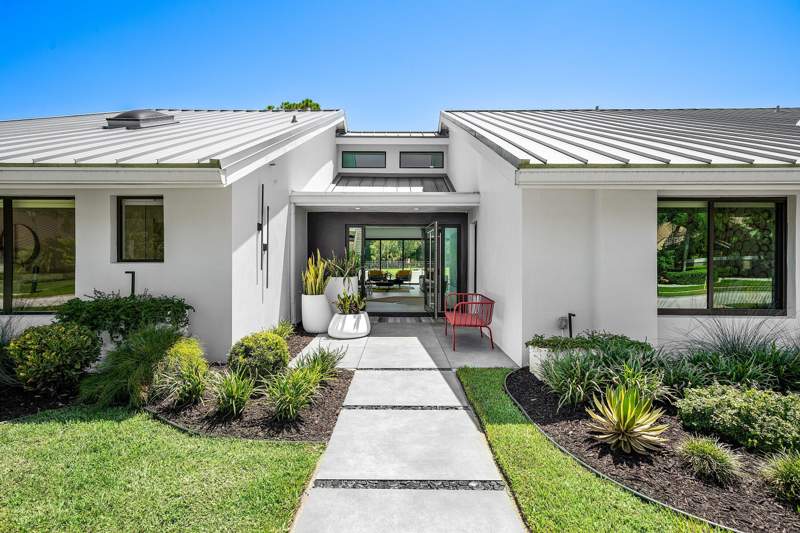 4 bedroom Single Family Residence at 10574 Boca Woods Lane, Boca Woods Country Club, Boca Raton — photo 4