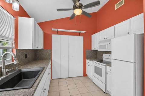 207/227 Ethelyn Drive, West Palm Beach FL - photo 13 of 74