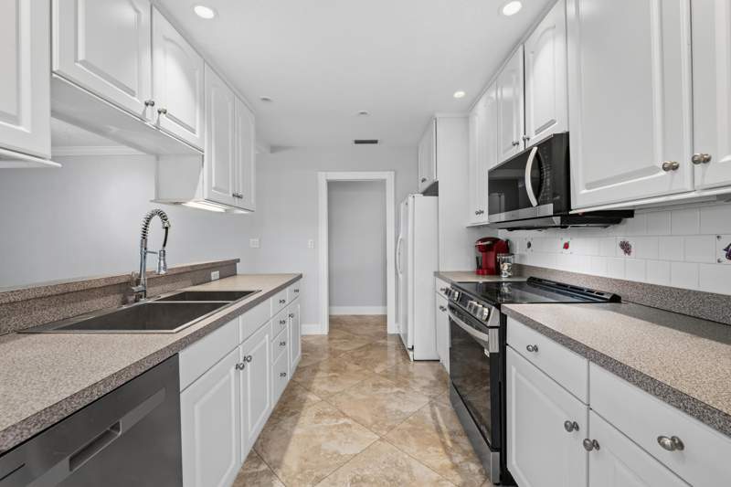 3 bedroom Single Family Residence at 3291 NW 63rd Street, Palm-Aire Village 2nd Sec, Fort Lauderdale — photo 2