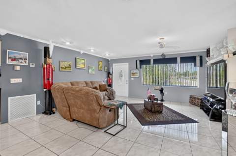 11078 Delta Circle, Boca Raton FL - photo 6 of 43
