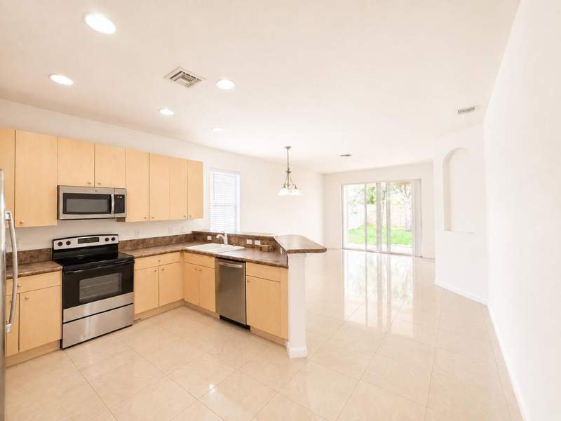 4 bedroom Single Family Residence at 1804 SW Jamesport Drive, Fourth Replat Of Portofino Isles, Port St. Lucie — photo 4