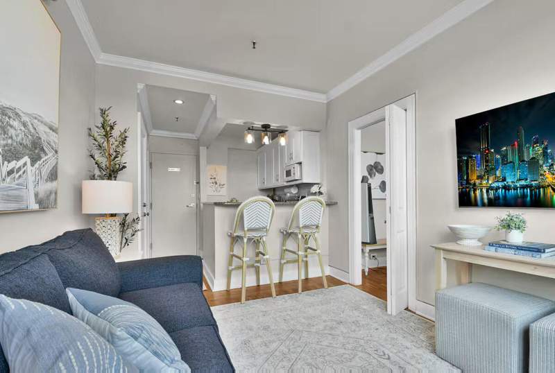 1 bedroom Condominium at 235 Sunrise Avenue #3260, Palm Beach Hotel Condo, Palm Beach — photo 3