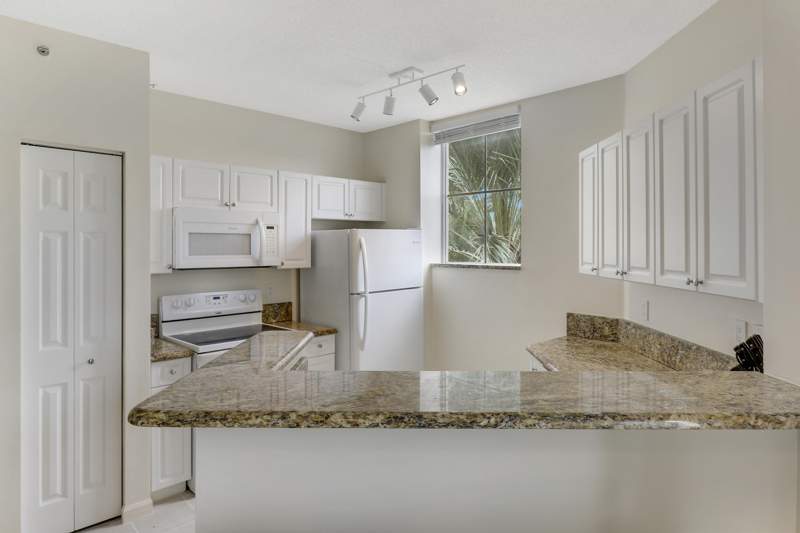 1 bedroom Condominium at 630 S Sapodilla Avenue #411, Courtyards In Cityplace Condo, West Palm Beach — photo 4