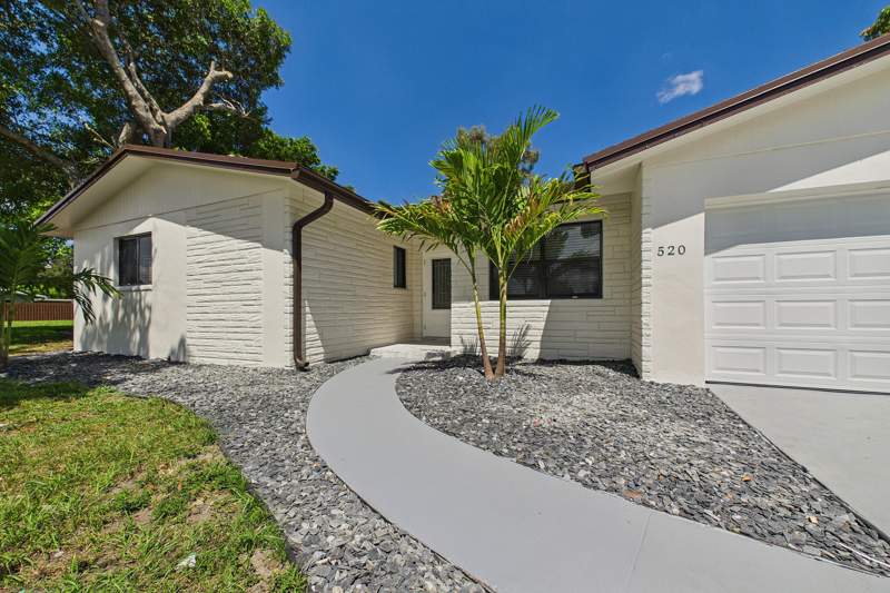 4 bedroom Single Family Residence at 520 NW 43rd Avenue, Green Acres, Plantation — photo 4