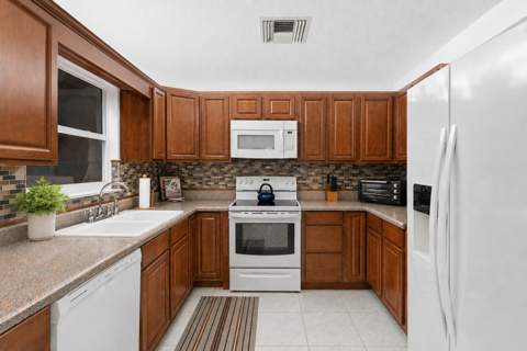 1341 SE Seashell Lane, Stuart FL - photo 7 of 31