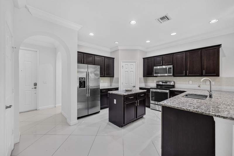 3 bedroom Townhouse at 10306 Wellington Parc Drive, Wellington Parc, Wellington — photo 5