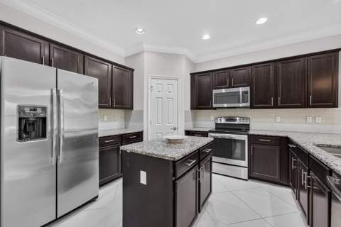 10306 Wellington Parc Drive, Wellington FL - photo 6 of 55