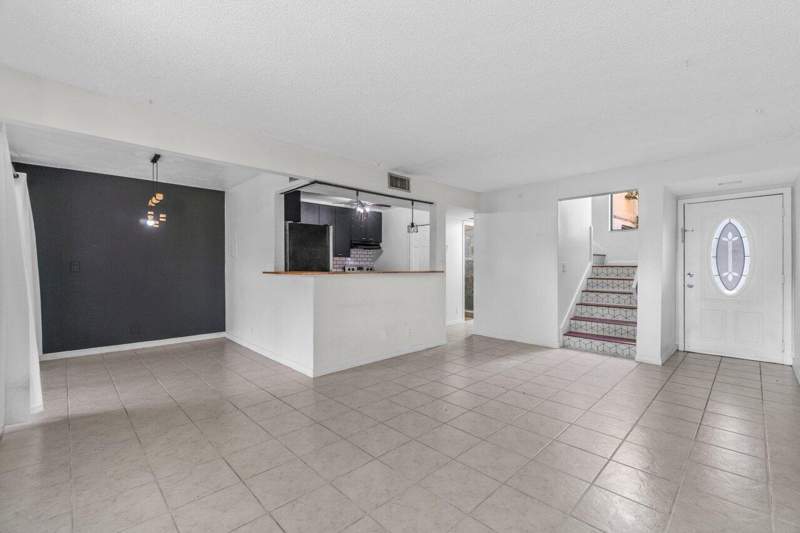 3 bedroom Townhouse at 1149 NW 13th Street #5, Boca Village Ph I-A Condo, Boca Raton — photo 2