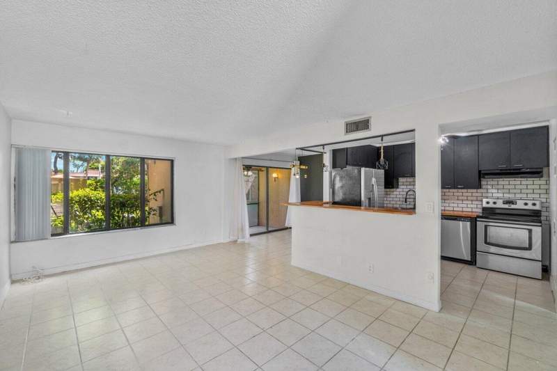 3 bedroom Townhouse at 1149 NW 13th Street #5, Boca Village Ph I-A Condo, Boca Raton — photo 3