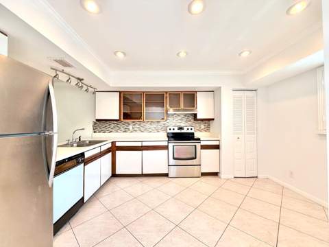 1811 SW Palm City Road #A-502, Stuart FL - photo 7 of 27