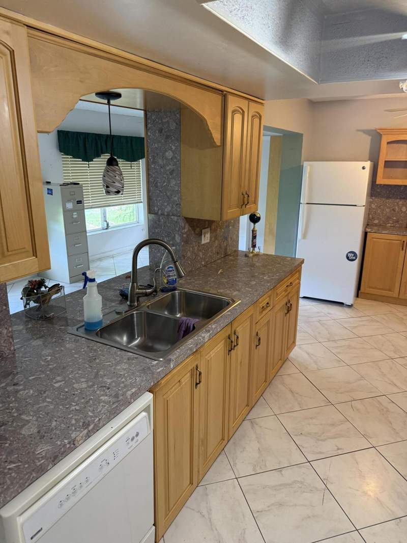 2 bedroom Single Family Residence at 7250 NW 8th Court, Paradise Gardens Sec 4, Margate — photo 2