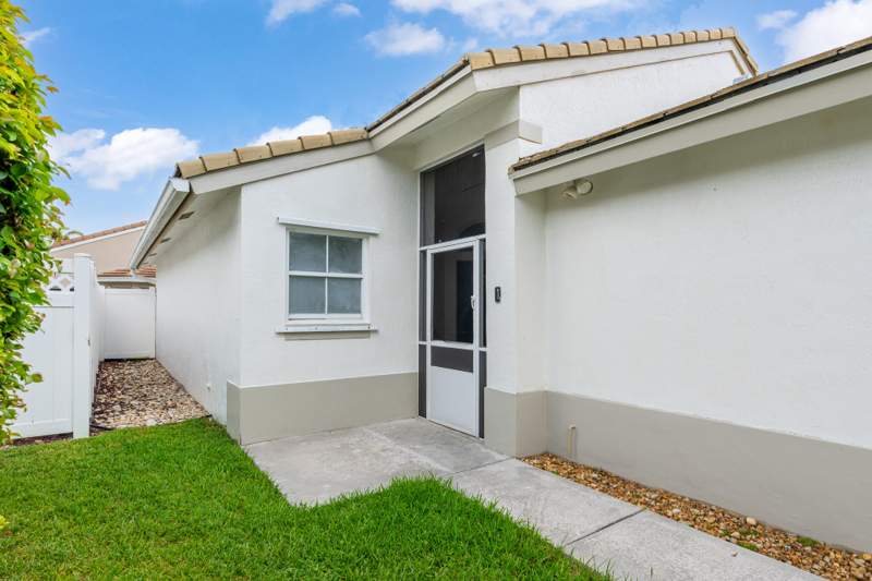 3 bedroom Single Family Residence at 7816 Manor Forest Lane, Mnr Forest 4, Boynton Beach — photo 5